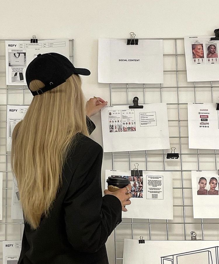 ppeachvs's tweet photo. ⠀⠀⠀⠀⠀⠀⠀⠀⠀⠀⠀#𝗥𝗼𝘂𝘁𝗶𝗻𝗲𝗣𝗦𝗨 💻🥂 https://t.co/Gy2TEpoiuZ