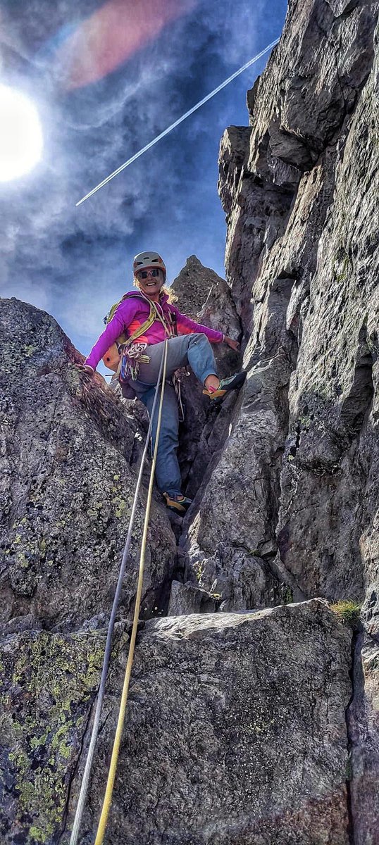 The magic #indomitableclimber @dulcerevolucio 🪻enjoying her TRAD climbing shoes 👓 #tulsontolf #climbingshoes
