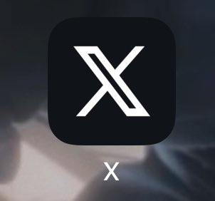 darks3n_'s tweet photo. Elon Musk died in my dream last night and we stole his house and bunker cuz it was the apocalypse.

Then I wake up and my bird app has updated and now it looks like a porn site. What a wild time to be alive https://t.co/hSYkCaAPQn