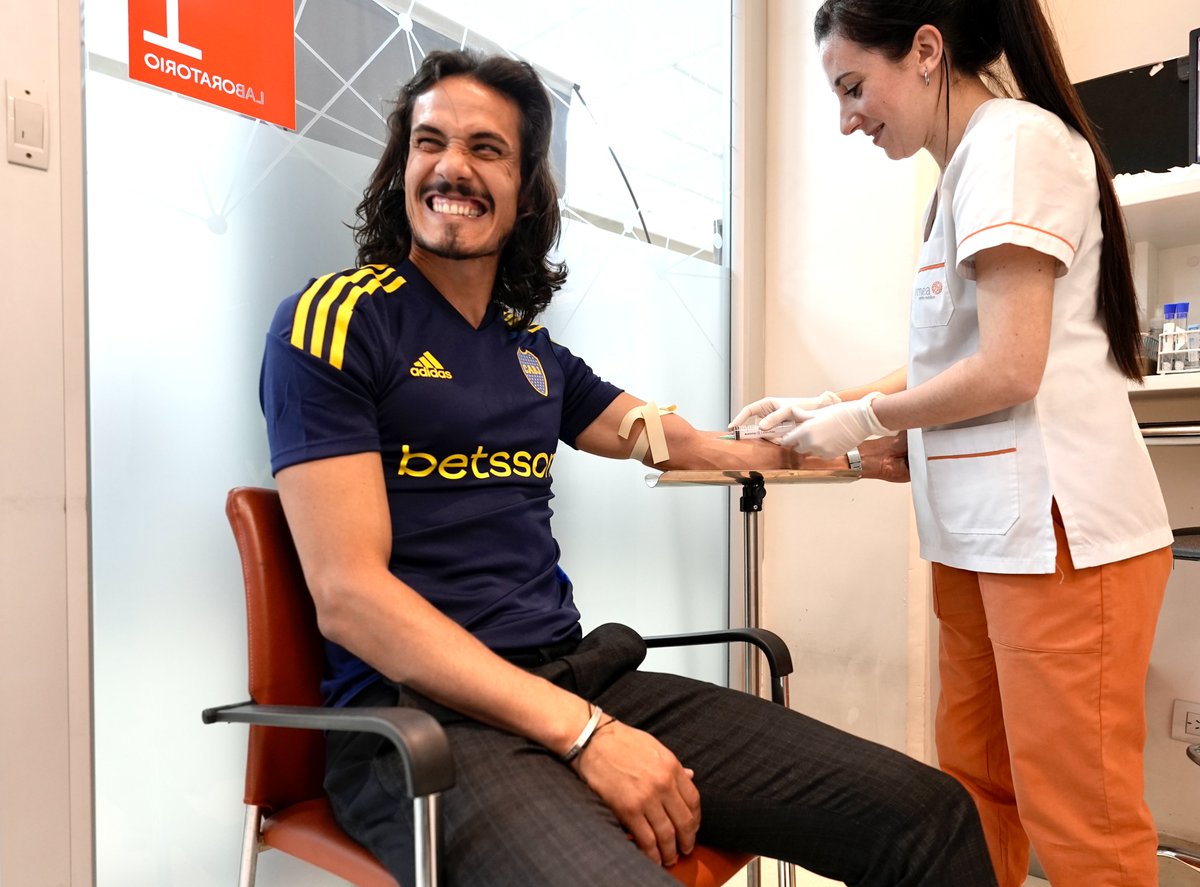 BocaJrsOficial's tweet photo. Pero antes, revisión médica ✅

#DaleBoca 🔵🟡🔵 https://t.co/e2F6QYunOj