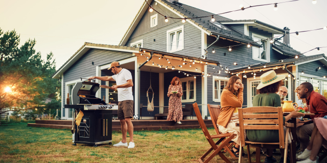 JoeCuddy1's tweet photo. Family reunion on the calendar this summer? Check out the tips from @CapitalOne to have more fun for less. https://t.co/6p9SU1Y1Ci https://t.co/kiQ1KkdYhs