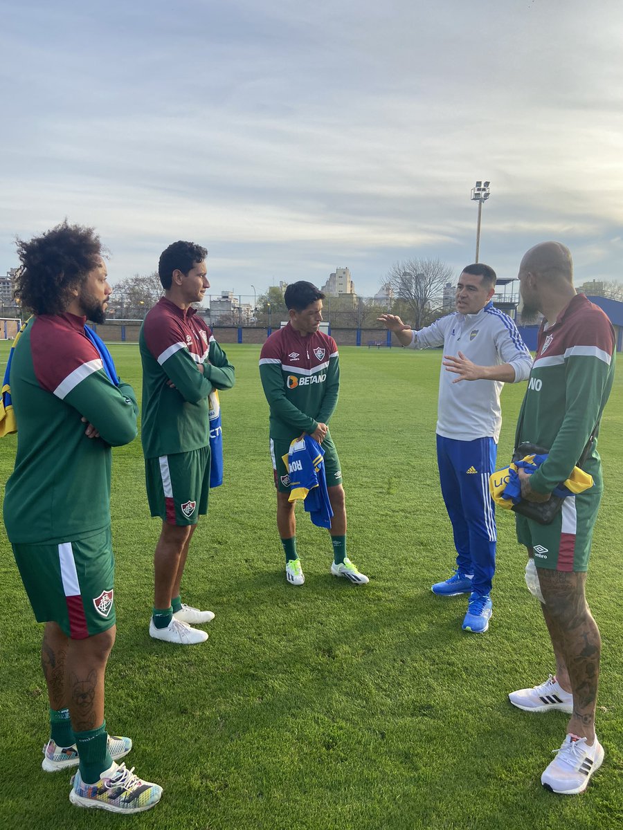 FluminenseFC's tweet photo. Pouca qualidade nessa resenha… https://t.co/YKHjcggLYM