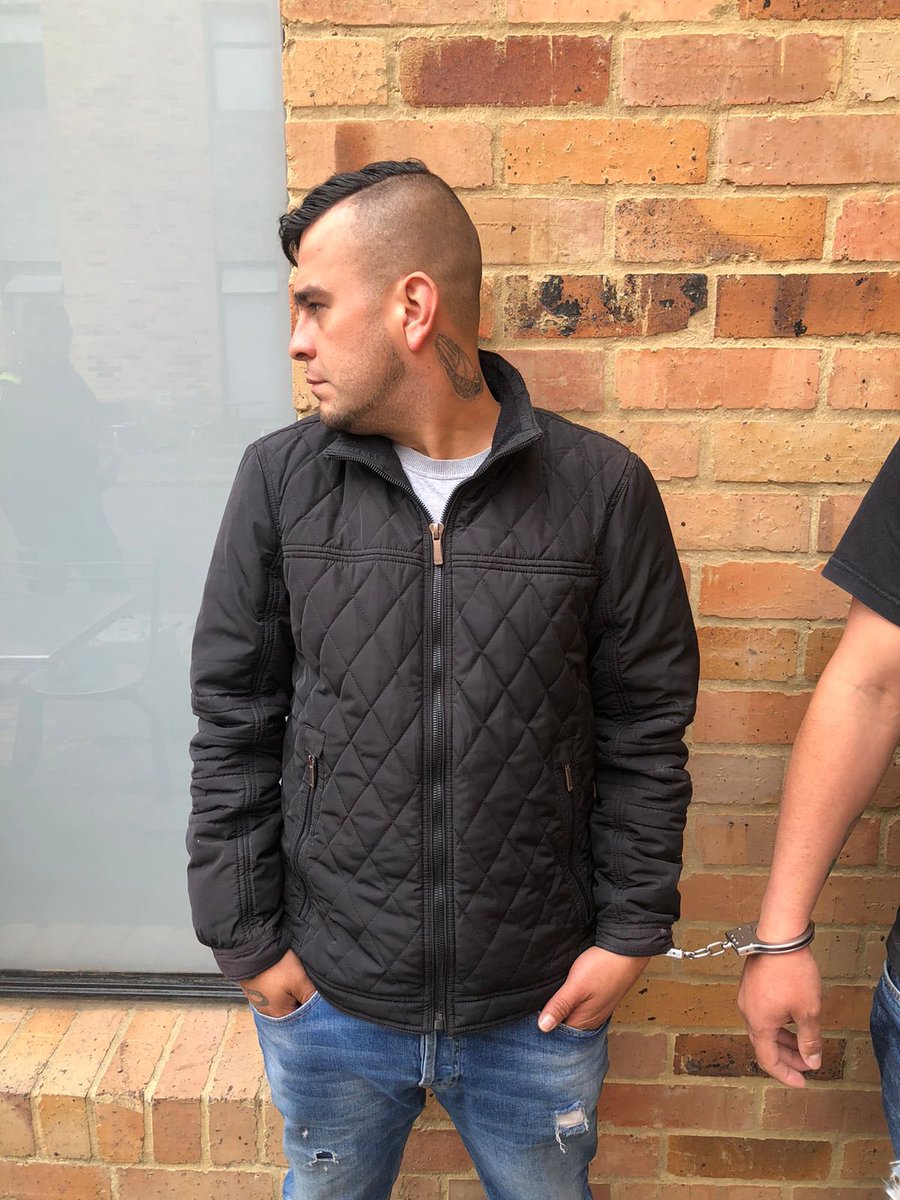 Ojo ladrones en gran granada tengan cuidado, los agarraron pero como no es raro seguramente quedan libres en la noche. Así que si alguien fue atacado por estos dos denuncien