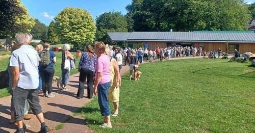 People queueing in Exeter to complain against the council imposing LTNs. No one wants them and no one voted for them. #15minutecities