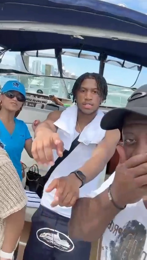 kaysha's tweet image. My brother @nelsonbenguela with the wife and nephews rockin&apos; to #somethinggoingonchallenge 🔥🔥🔥🔥 instagr.am/reel/CvYC4d9op…