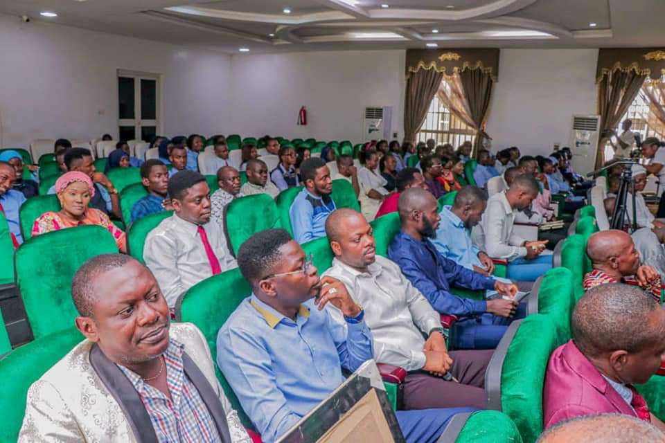 fulokoja's tweet photo. Twitter: https://t.co/ok8A8qJUif
YouTube: https://t.co/zzAw6kW305
Instagram: https://t.co/NV5S4kmzIt
TikTok: https://t.co/RYw65M4BIB

#FUL #FULokoja #FULNews #adastra #ProfOlayemiAkinwumi https://t.co/PWl1hmeJnj