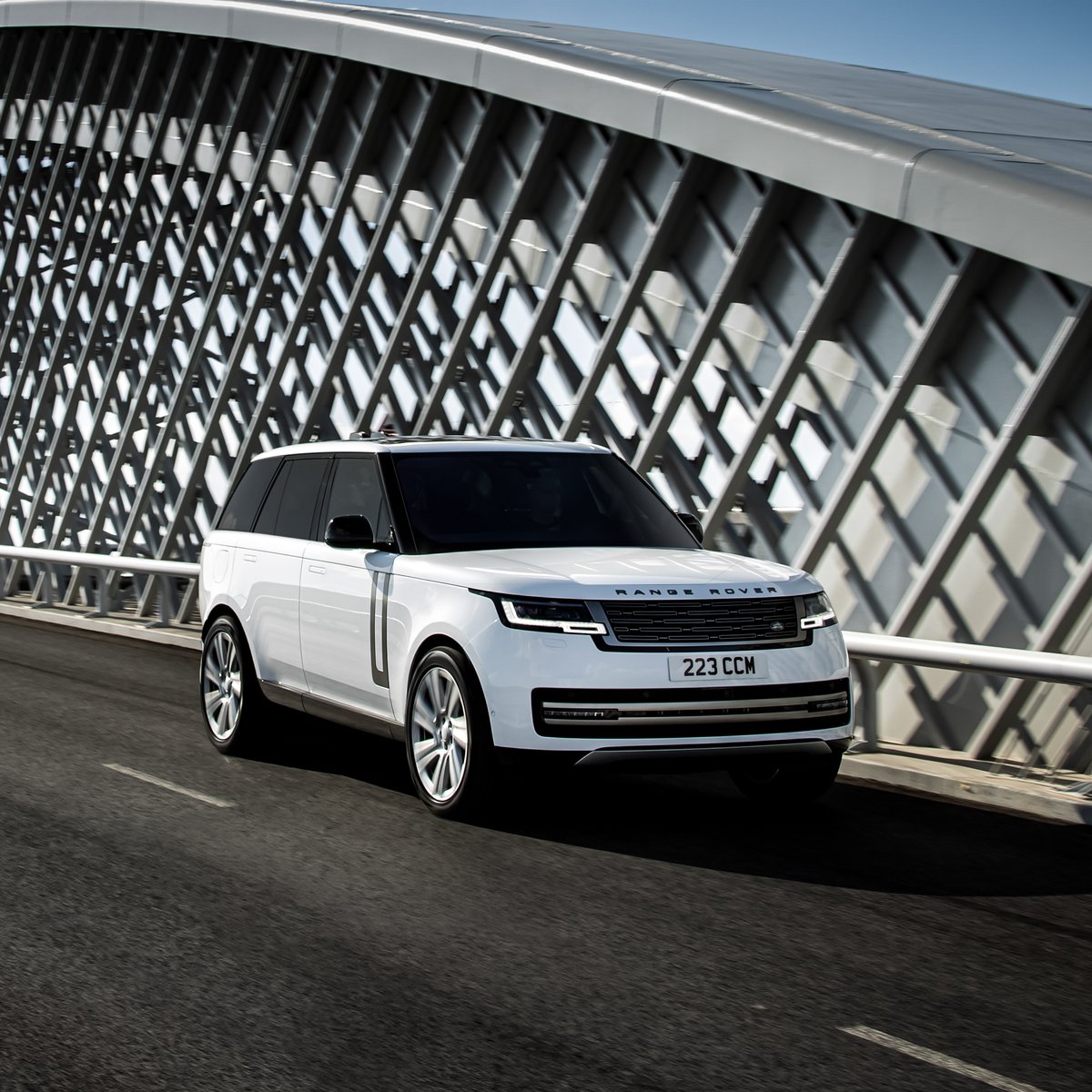 suvcult's tweet photo. Range Rover https://t.co/QV0ONuttaG