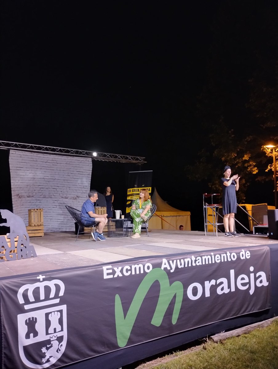 El auditorio lleno para "Noche en vela" con <a href="/_RobertoSanchez/">Roberto Sánchez</a>  y @_LuciaSemedo en <a href="/gatanegra_fest/">gatanegra.fest</a>