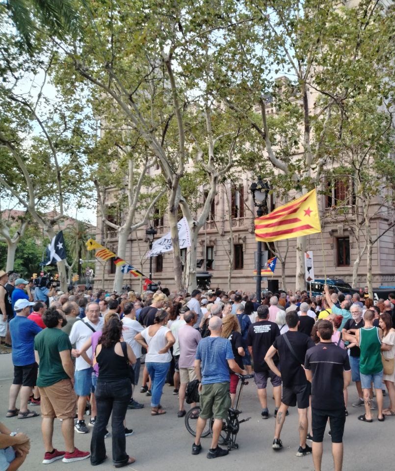 CDRLaMarina #NiOblitNiPerdó tweet media