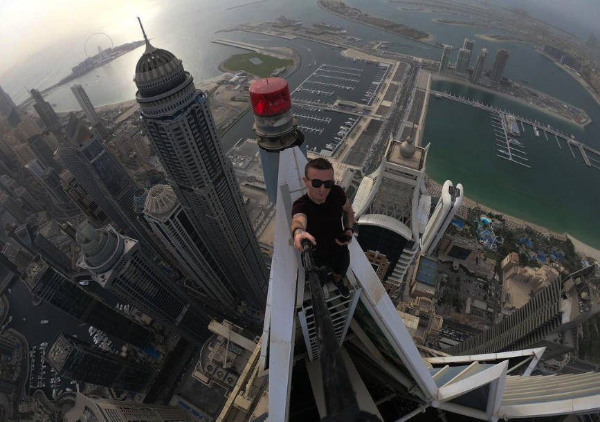 respectful rivalry: Rio Ferdinand and Sergio Aguero (©Gallo Images)