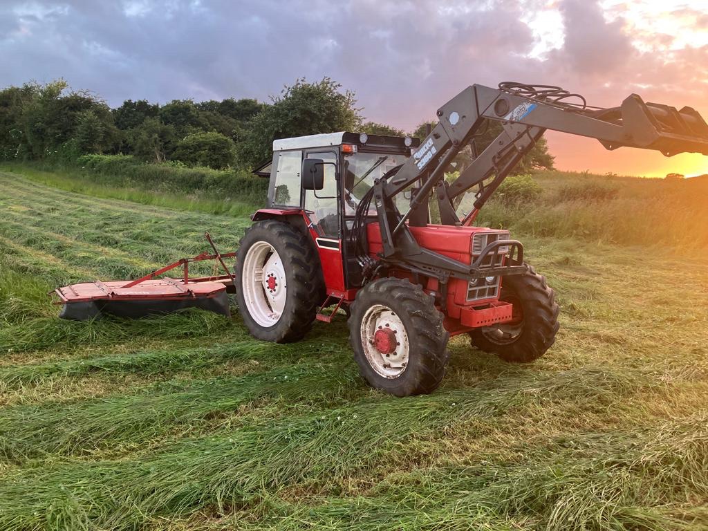 Get well soon Harry!
Here’s a picture of our 1978 International for you 🚜
