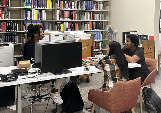 GriegoAdan's tweet photo. Great partnership https://t.co/Bki85G2f1R between @StanfordLibs &amp; #EastPaloAltoAcademy 📚https://t.co/gB6uChEece. So exciting to work w/ this year's group. #LibrariesTransformLives #LibrariesMakeADifference #LibrariesMatter🥰 https://t.co/OygwUcsSl2