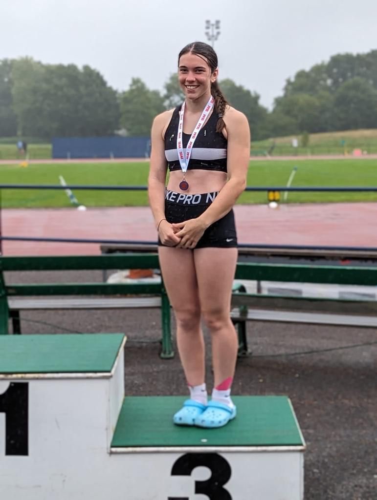We are pleased to announce Ami O'Sullivan won bronze in the U20 women’s heptathlon at the South of England Championships. Ami put in a terrific performance and duly deserved her 3rd place finish. Big congratulations Ami.