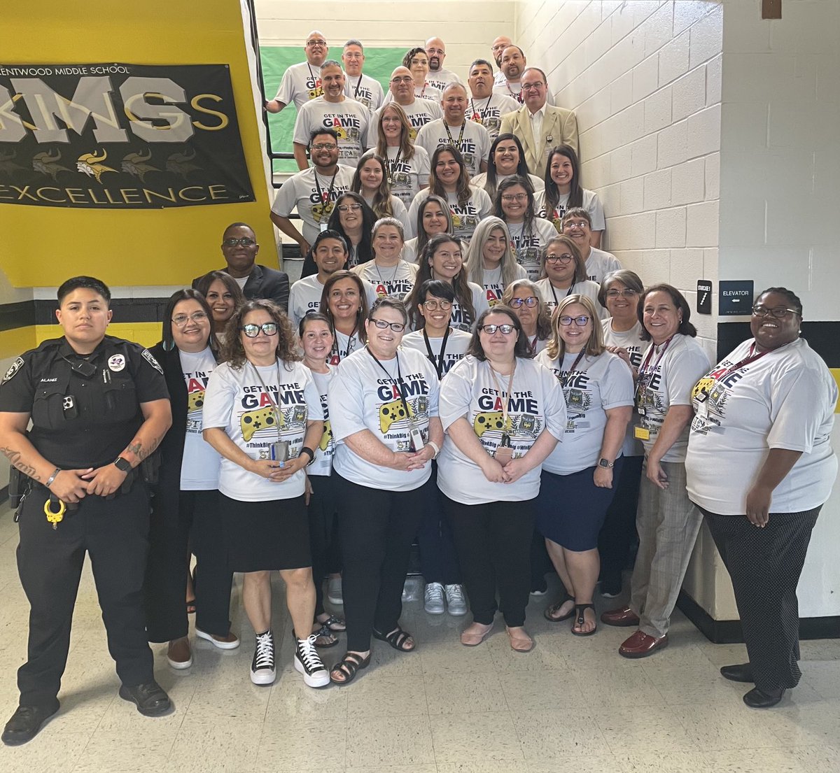 APSimpson2022's tweet photo. Proud to be a Viking!!!

@Brentwood_STEAM !
@EISDofSA 
#GoBigGoEdgewood 
#ThinkPlayWinEISD
#EdgewoodProud
#VikingStrong https://t.co/igIXEtYHeR