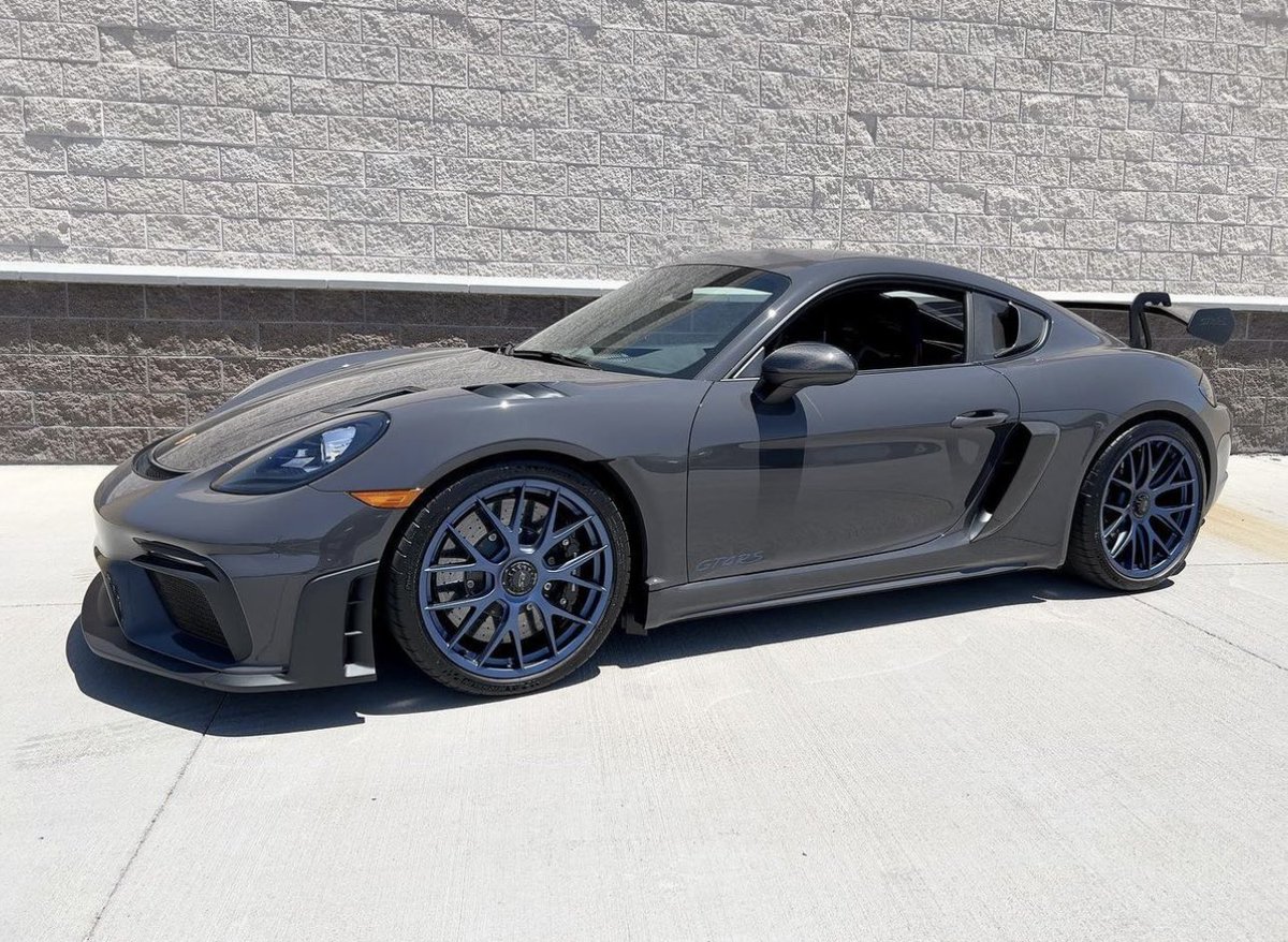 PorscheCIub's tweet photo. Paint-to-Sample Grey Black Cayman GT4 RS https://t.co/qdknskyKkU