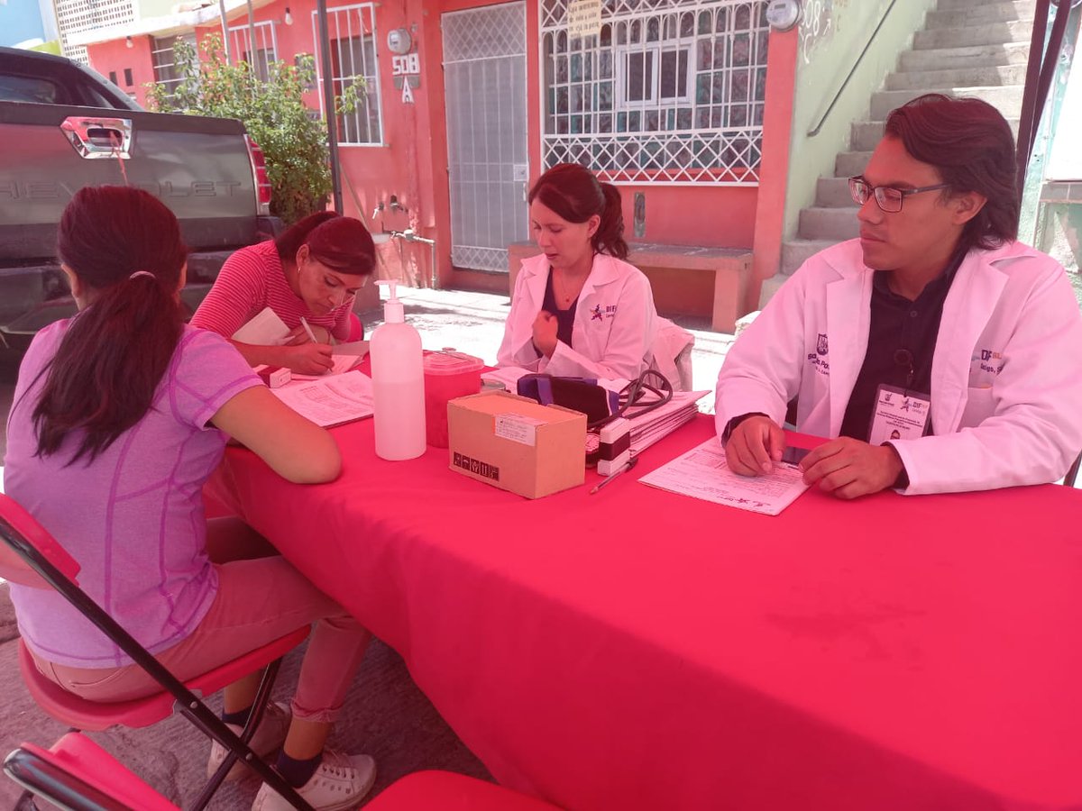 DIFMunicipalSLP's tweet photo. Este lunes la “Ruta de la Salud” atiende a vecinos de la colonia Rancho Viejo, donde se brindan los siguientes servicios médicos: escáner mamario 💜, optometrías 👓, audiometrías 👂🏼, atención dental 🦷 y medicina general 🩺.

#LaCapitalDelSí #LaRutaDeLaSalud #SíEsPosible #DIFSLP https://t.co/Vi8Ml6nPEu