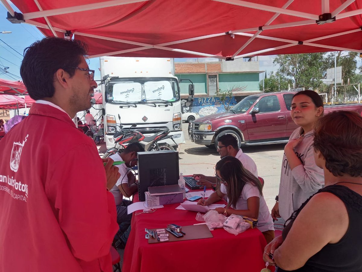 DIFMunicipalSLP's tweet photo. Este lunes la “Ruta de la Salud” atiende a vecinos de la colonia Rancho Viejo, donde se brindan los siguientes servicios médicos: escáner mamario 💜, optometrías 👓, audiometrías 👂🏼, atención dental 🦷 y medicina general 🩺.

#LaCapitalDelSí #LaRutaDeLaSalud #SíEsPosible #DIFSLP https://t.co/Vi8Ml6nPEu