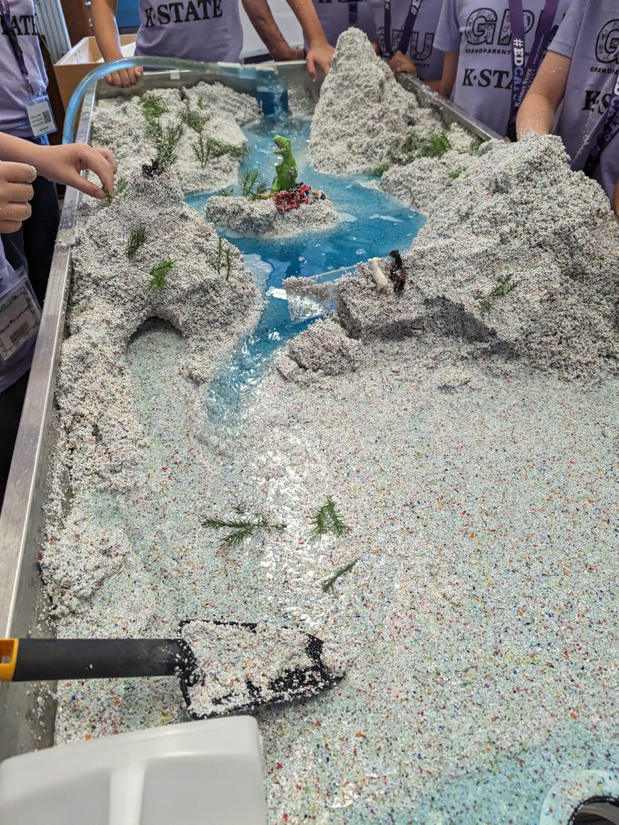 KStateGeology's tweet photo. We partnered with @KSUCollegeofEd for #GrandparentsUniversity to offer insight into the versatility of Geology as a field of study, complete with a demonstration featuring our #StreamTable 🌊 to explain the dynamic relationship between water flow (rivers) and sediments #Geology https://t.co/bPxtqFQSYe