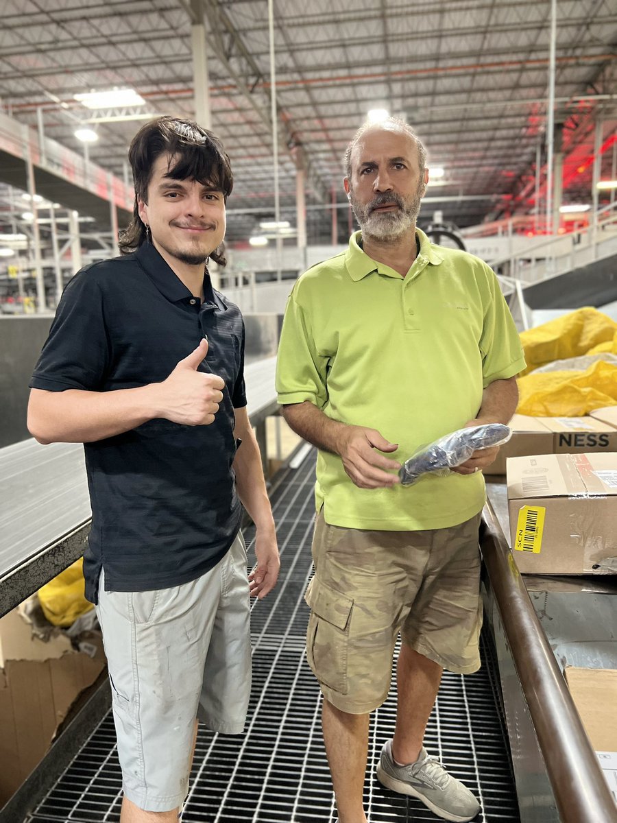 Recognizing <a href="/UPSers/">UPSers</a> Khaled for working hard and moving to the work without any issues! Your a go getter and we appreciate everything you do for <a href="/UPS/">UPS</a> <a href="/bigtymer504/">E.J.⚜</a> #DeliverWhatMatters