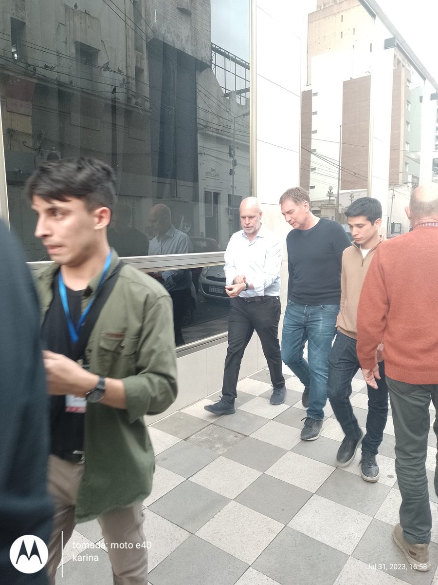 En San Nicolás <a href="/horaciorlarreta/">Larreta</a> ..gracias por su visita..y el <a href="/ColoSantilli/">colo santilli</a> ..