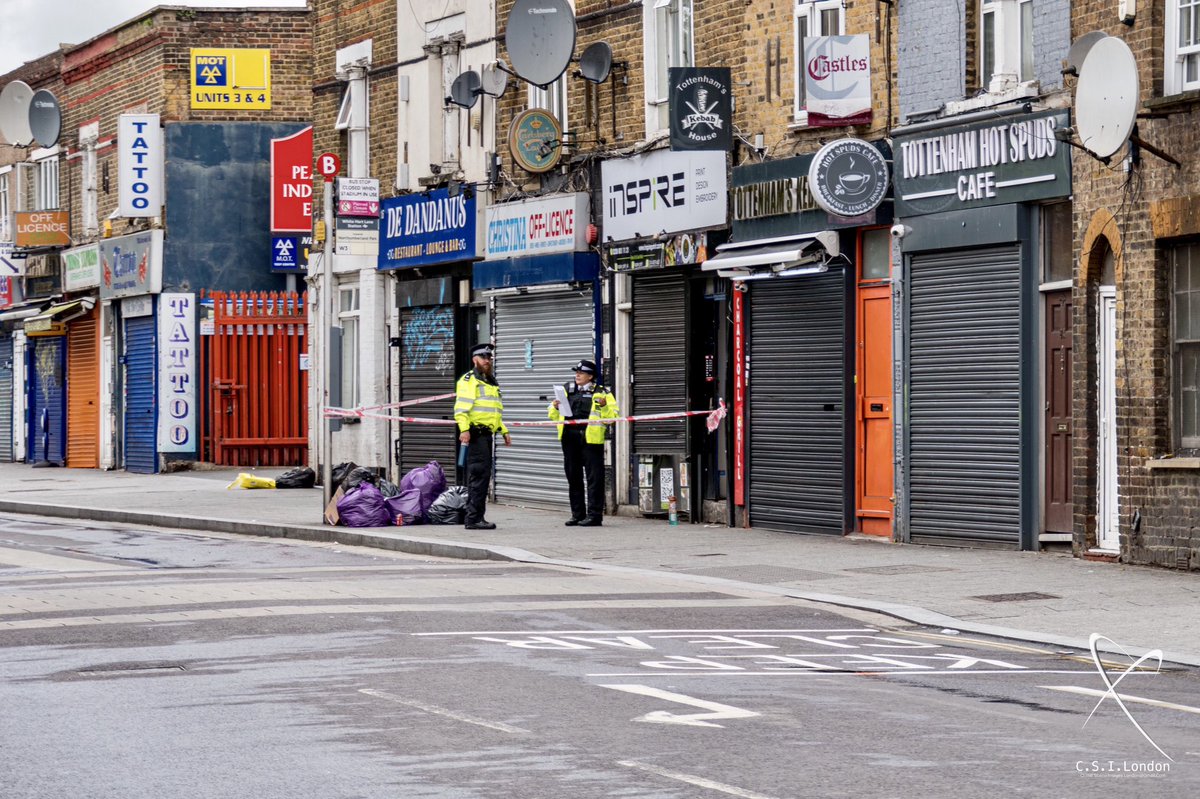 csi_london's tweet photo. @CrimeLdn @ScarcityStudios @999London @uknip247 @obbsie @myldn @MPSHaringey #GunCrime. #AnotherLifeLost
31/7/23 #MurderInvestigation-Fatal #Shooting-Male in his 30s. #WhiteHartLane, #Tottenham, #haringey #N17.
https://t.co/0kcUwxOdMG https://t.co/iQyR9SgJ27