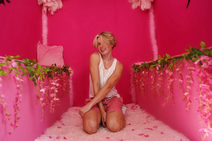 Pink. @Barbie https://t.co/AtGtdikk7J<a class="tags" target="_blank" title="On Twitter" href="/?out=eyJ0eXAiOiJKV1QiLCJhbGciOiJIUzUxMiJ9.eyJpYXQiOjE3MTkzODIyODMsImlzcyI6InR3cG9ybnN0YXJzLmNvbSIsIm5iZiI6MTcxOTM4MjI4MywiZXhwIjoxNzUwOTE4MjgzLCJyZWRpcmVjdF91cmwiOiJodHRwczovL3R3aXR0ZXIuY29tL0JhcmJpZSJ9.VUYSvdvFMz0rUoSbbPgMNCeIOclNyNlVKS1PZ2SWyt_gjiXGkUq29_G6qAF_pWgLnJ8-MJMQc4UB4oyYOnPnoA">@Barbie</a>