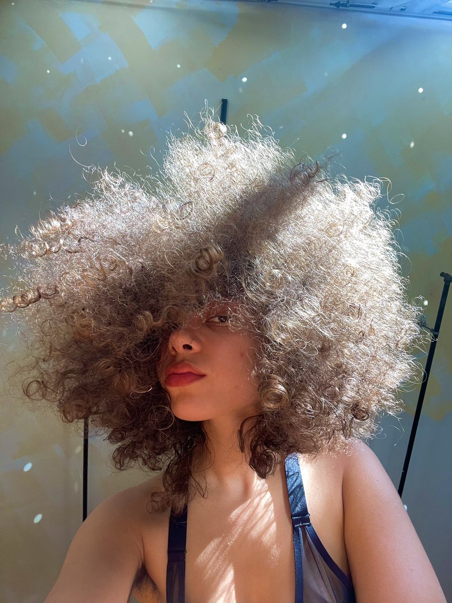 ignore the variation of curl patterns and focus on putting this in ur calendar 🫡
dice.fm/partner/dice/e…