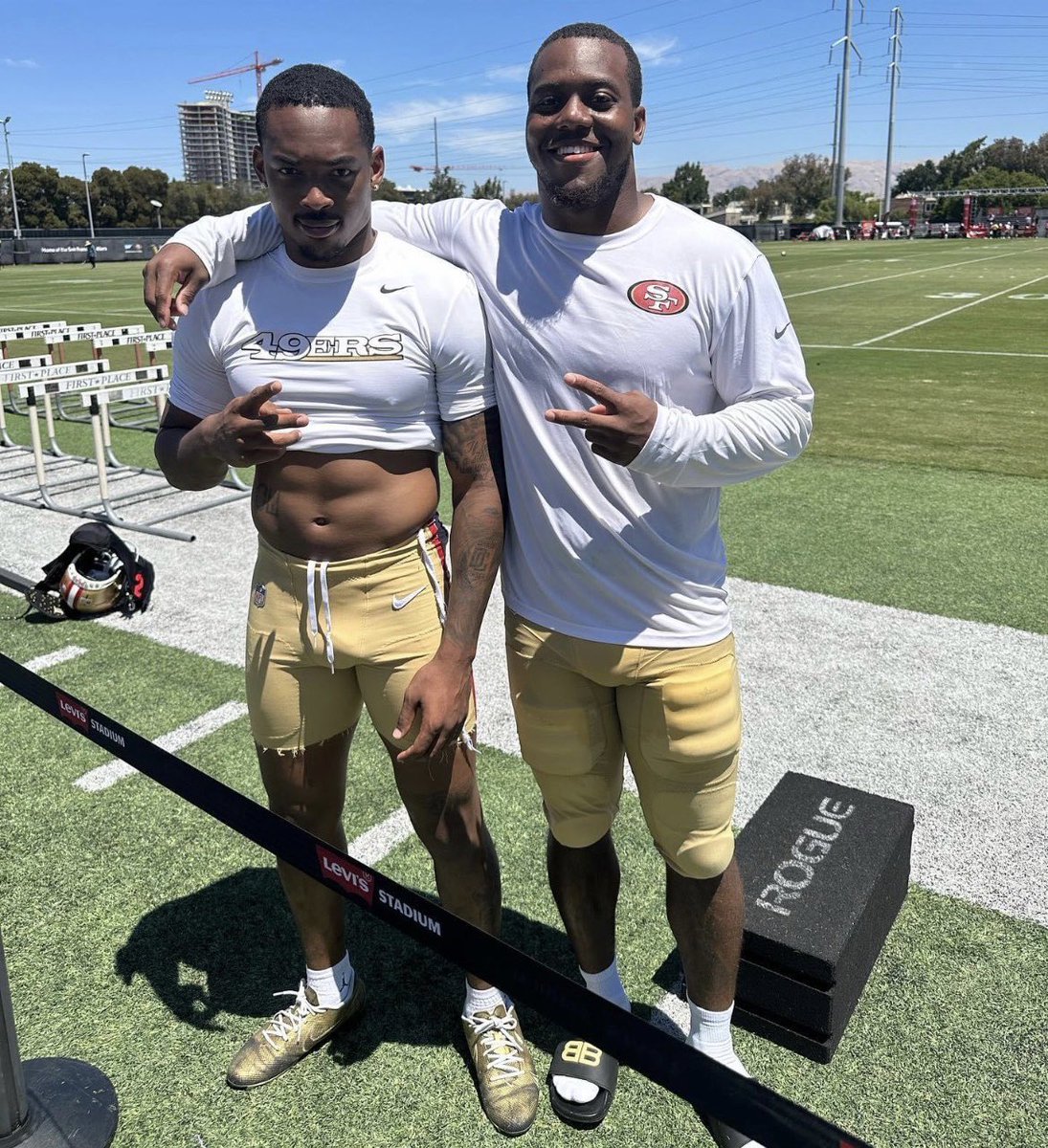 A decade following their historic first football championship at Salesian, Deommodore Lenoir ‘17 and Kyahva Tezino ‘15 are reunited at 49ers training camp! #GoMustangs