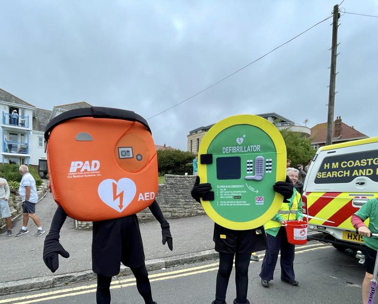 Rotary North East 'One Life Initiative' (@rotaryneonelife) on Twitter photo Last weekend Sparky & Casey headed south for the Swanage Carnival, Dorset to support the Swanage Community Defibrillator Partnership & The Rotary Club of Swanage & Purbeck in helping raise awareness of the importance of CPR & defibrillators. <a href="/WELMedical/">WEL Medical Ltd</a> <a href="/RotaryNorthEast/">RotaryNorthEast</a> Last weekend Sparky & Casey headed south for the Swanage Carnival, Dorset to support the Swanage Community Defibrillator Partnership & The Rotary Club of Swanage & Purbeck in helping raise awareness of the importance of CPR & defibrillators. <a href="/WELMedical/">WEL Medical Ltd</a> <a href="/RotaryNorthEast/">RotaryNorthEast</a>