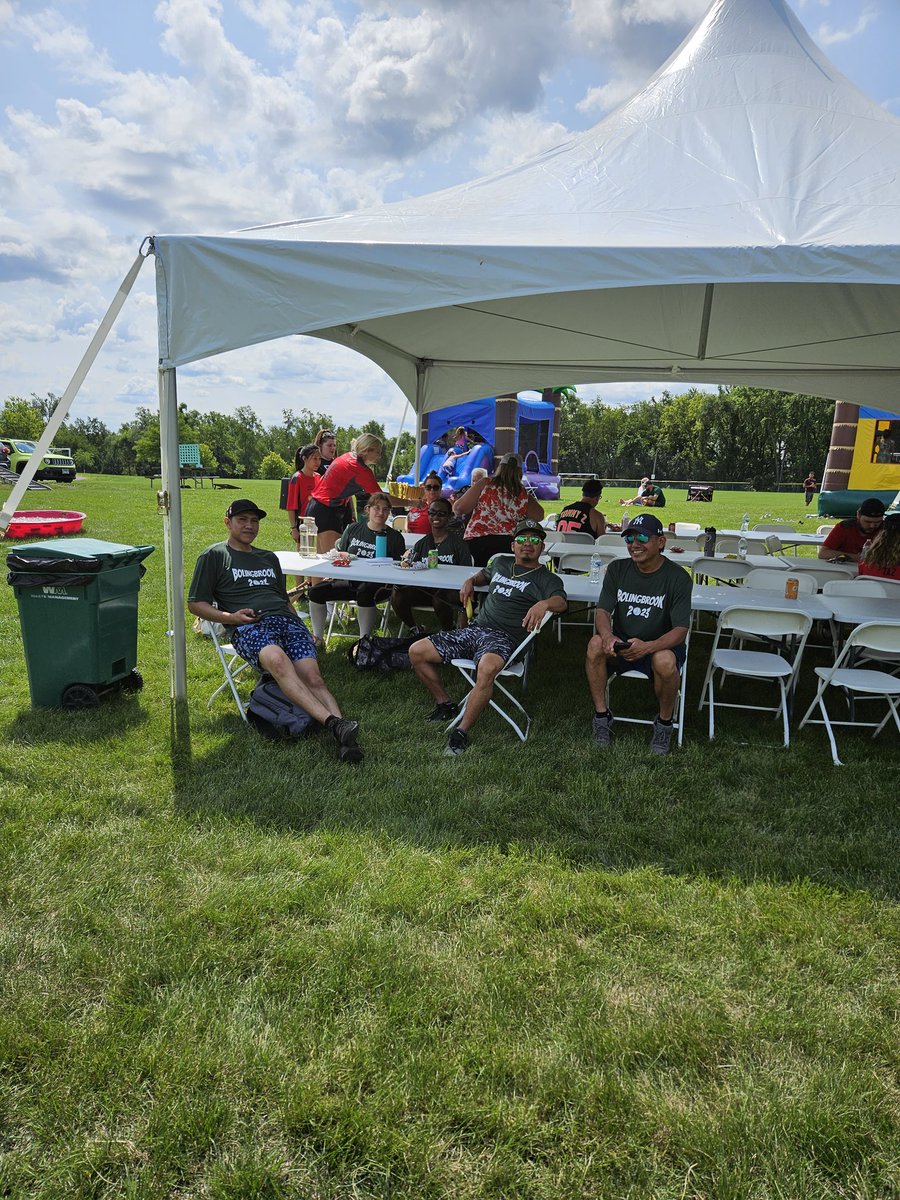 willynillybethy's tweet photo. Had a blast at my first Chili's softball tournament. So beyond proud of my team! #midwestisthebest #chilisbolingbrook #chilislove @ChiliheadEmily @swh7668 @NicholasBPaxton @Jazzy_jrod https://t.co/m2Hqotjq9o