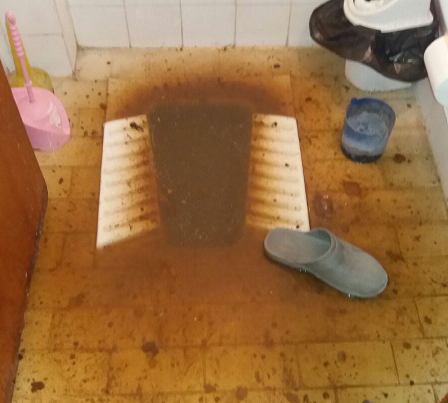 Bir daha acı biber yiyeni siksinler