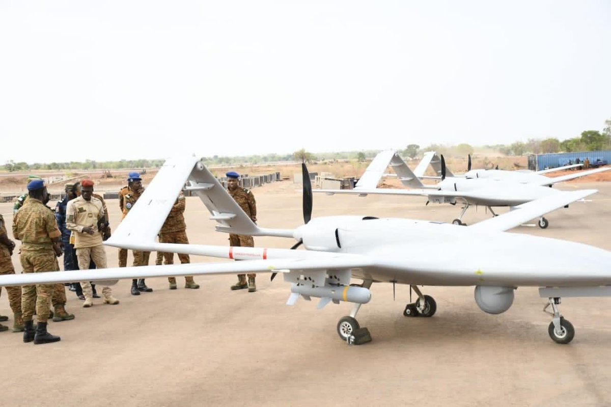 Dsiribie's tweet photo. #Burkina | Environ 200 terroristes neutralisés, ce lundi, par l’armée de l’air. Après que des #VDP de #Balga à l'Est aient repoussé leur attaque, les assaillants ont pris la fuite avant d’être rattrapés et traités par des vecteurs aériens. @AibBurkina @rtburkina
#Lwili https://t.co/AQLcz89Qvg