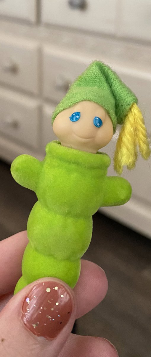 oh_kaye's tweet photo. I love my tiny glo worm so much. I have no idea what to do with it so I’ve just been walking around with it. https://t.co/JFyySKudjS