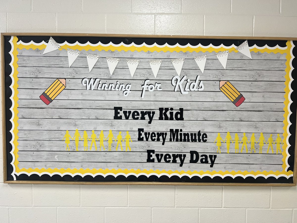 TermerionMLakes's tweet photo. @ARES_HCS is ready to go as the Jaguars prepare for the #BestFirstDayEverHCS! The optimistic spirit is contagious! https://t.co/K0uMDGo3ty