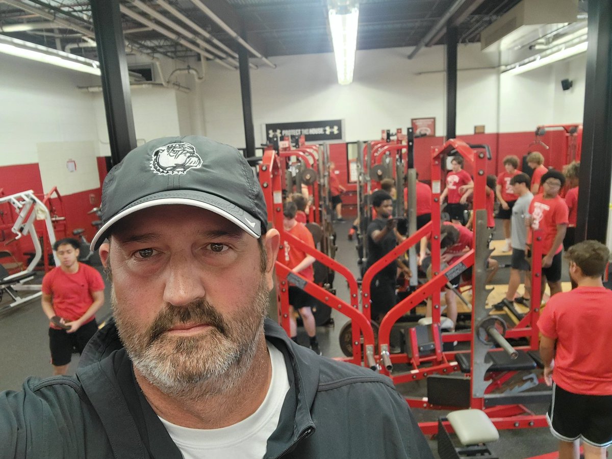 markcos4232's tweet photo. @EastonFootball freshmen know how to work! @GoRedRovers 🏈💯 #noexcuses #noexplanations #BeDawgs https://t.co/j6c08fJ4eC