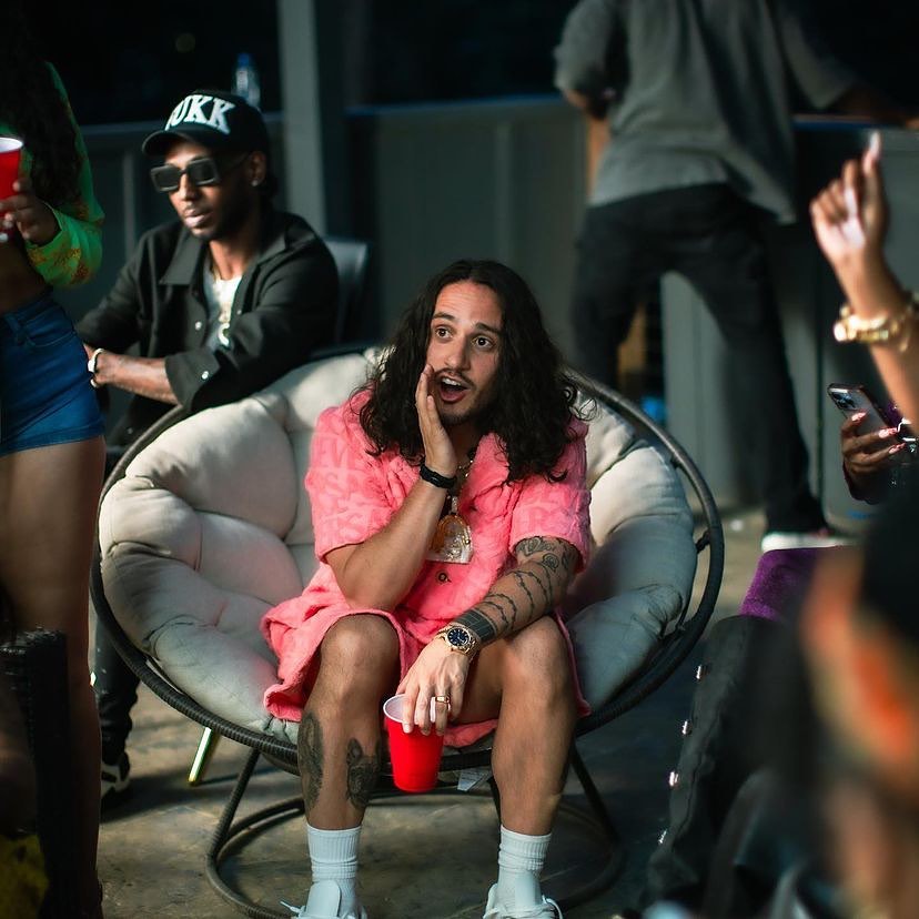 MessiahBurniton's tweet photo. Take a look behind the scenes of @dz_williams-directed music video for “𝐋𝐢𝐟𝐞 &amp; 𝐌𝐨𝐧𝐞𝐲” by @stonebwoy and @russ from the new album “𝟓𝐓𝐡 𝐃𝐢𝐦𝐞𝐧𝐬𝐢𝐨𝐧.”🤩✨

Video out worldwide on YouTube. Run up those views and shares! 🚀💯

📷: @opevisualz x @kaystudios https://t.co/8q5mf1HN0i