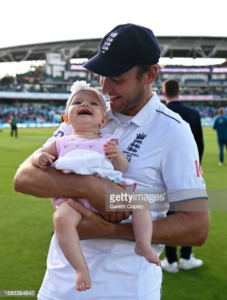 SaniaBroad8's tweet photo. These smile stop my tears for a while but I can't help what to do...I am not accepting his decision @StuartBroad8 https://t.co/q6ueTS8BLA
