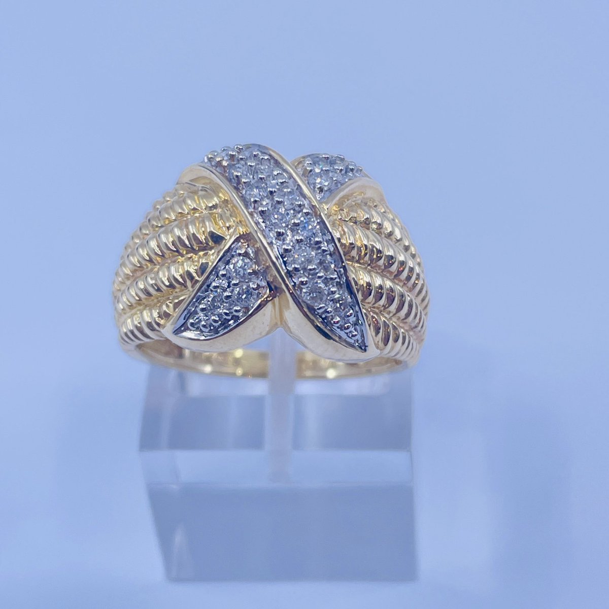 DiamondtrustA's tweet photo. Diamond “X” Ring 🤣 https://t.co/gEV054CIDf
