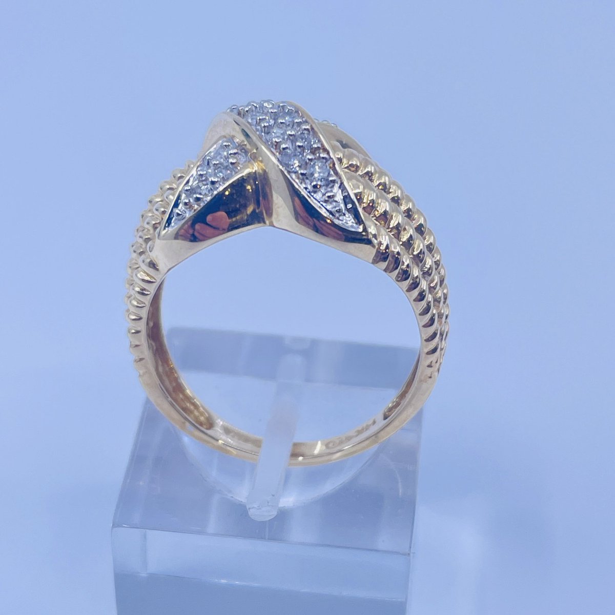DiamondtrustA's tweet photo. Diamond “X” Ring 🤣 https://t.co/gEV054CIDf
