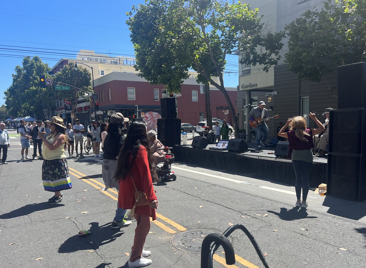 aicdsf's tweet image. Shout out to sister org @AICC_SF  for an amazing Sunday Streets program with live music, drum, dancers, sister Native orgs, &amp;amp; craft vendors. Their efforts helped make another year of Sunday Streets in the American Indian Cultural District a special celebration! #IndigenizeSF