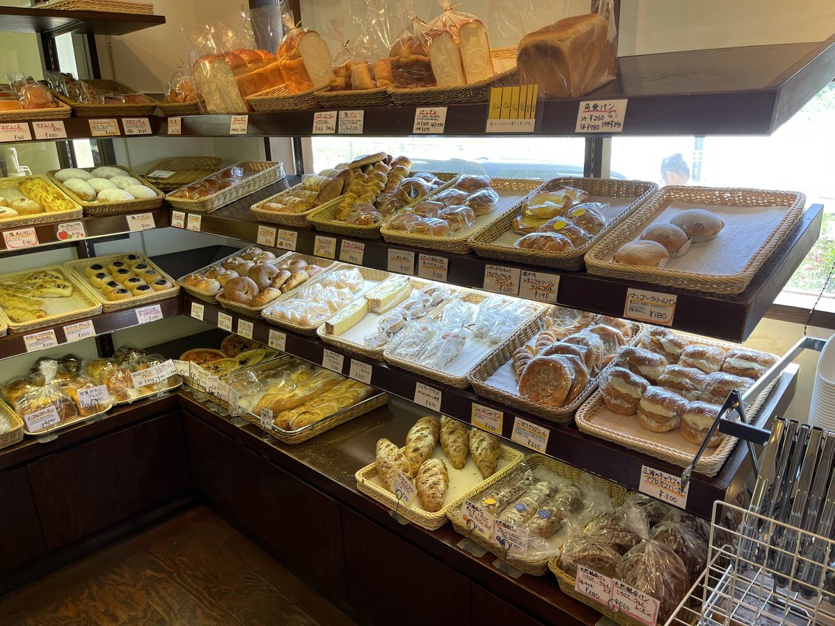 VOXY8822's tweet photo. 『Bread Farm』
ブレッドファーム
2023.07.30訪問
現金会計のみ
店舗前P有
#BreadFarm
#ブレッドファーム
#神奈川県三浦市
#高円坊
#畑の中のパン屋さん
#所狭しと並べられた創作パン https://t.co/vfBJL97XtV