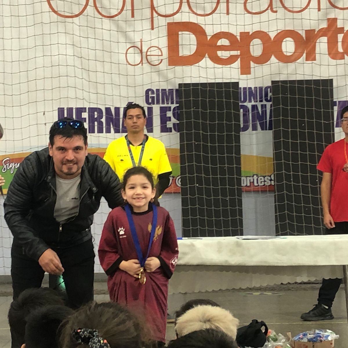 II FESTIVAL DE FUTSAL CATEGORÍA SUB 10 SAN JOAQUÍN 2023

El sábado 29 de julio, se realizó el Festival de Futsal San Joaquín 2023 para la categoría Sub 10 Mixta, en el Gimnasio Municipal Hernán Escalona evento q conto con gran exito d participacion de niños, niñas y d publico