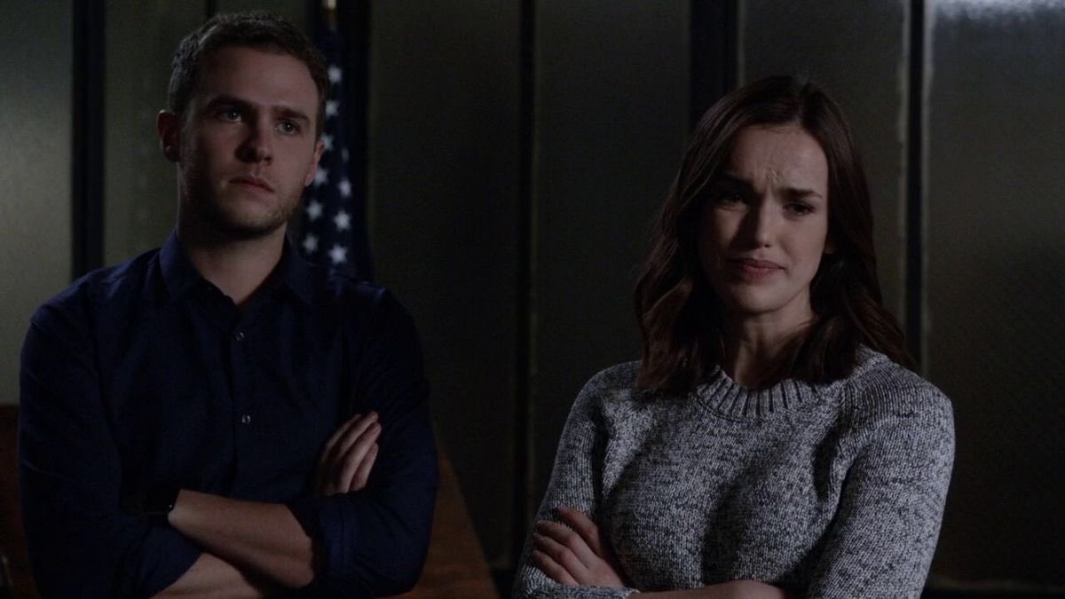 okay_veronika's tweet photo. Seems like #Loki needs help to sort out the time
Good thing I know two brilliant scientists who can outshine even the God of Mischief when it comes to time-travel
#AgentsofSHIELD #leofitz #jemmasimmons https://t.co/f3GIxIV9g3