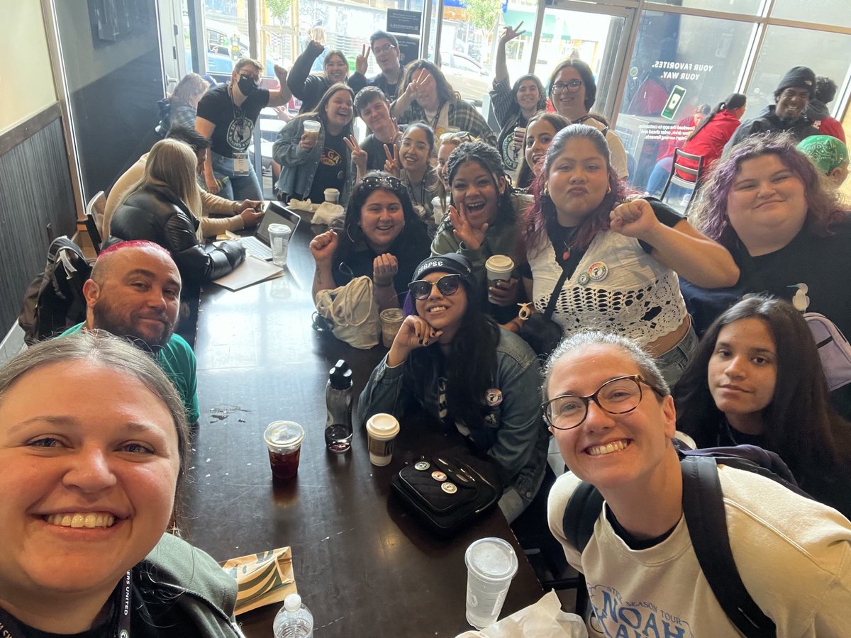 SBWU_SF's tweet photo. HUGE THANKS to our Starbus folks that stopped by 9th &amp; Irving this morning. Your support and dedication to the fight uplifts, and is beyond appreciation! Safe travels! 🚍✊🏽 #UnionStrong #NoContractNoCoffee https://t.co/uk1XmgkIRh