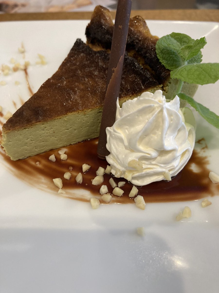 NEOGardenCafe's tweet photo. おすすめデザート3種あります♡
・抹茶のバスクチーズケーキ¥450
・ピスタチオアイスとマンゴーのジュレ¥500
・フローズンわらびもちパフェ¥500
#ランチ
#カフェ
#デザート https://t.co/TPHw52MEty
