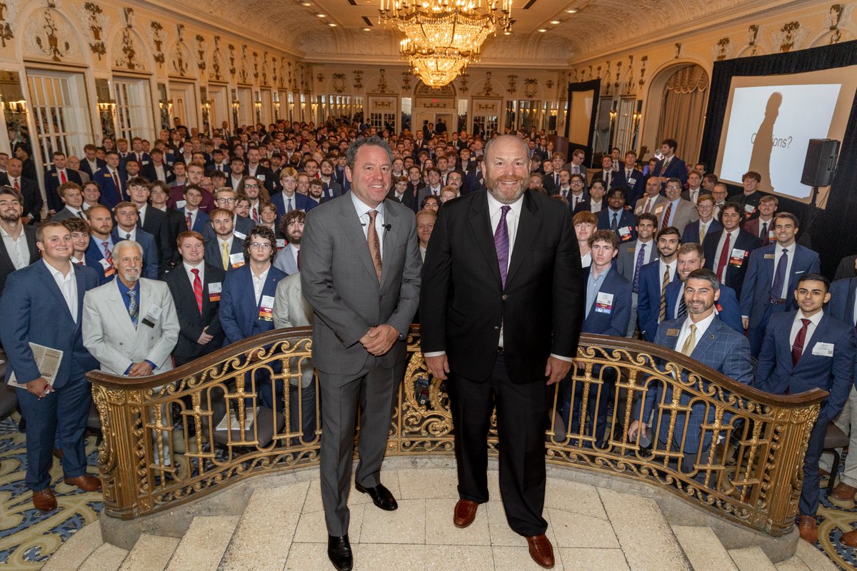 Thank you to my <a href="/PiKappaAlpha/">Pi Kappa Alpha</a> brothers for a great weekend! It was a pleasure to speak at the Thomas C. Tillar Leadership Academy—an event that gathered 200 provisional and chartered chapters, representing over 200 universities across the US with 600+ attendees. 🧵[1/6]