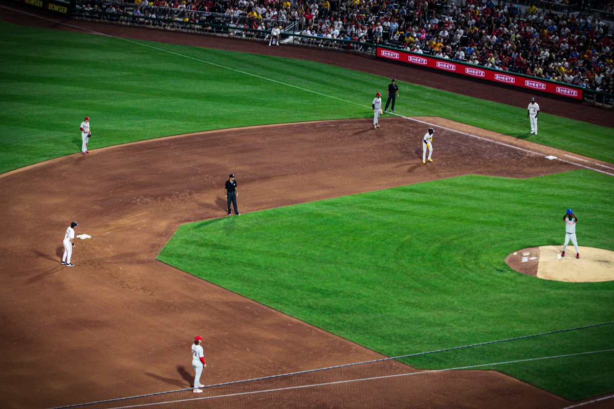 MhPhotography90's tweet photo. #Pirates #baseball #baseballgame #photo #photograph #photography #photopassion #pictures #picoftheday https://t.co/ORIUHcySW3