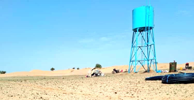 Alhamdoulillah le village d'Edjar est doté d'un château avec une pompe solaire ☀ grâce à l'appui du PAM.
Afin un souhait réalisé !
Merci !