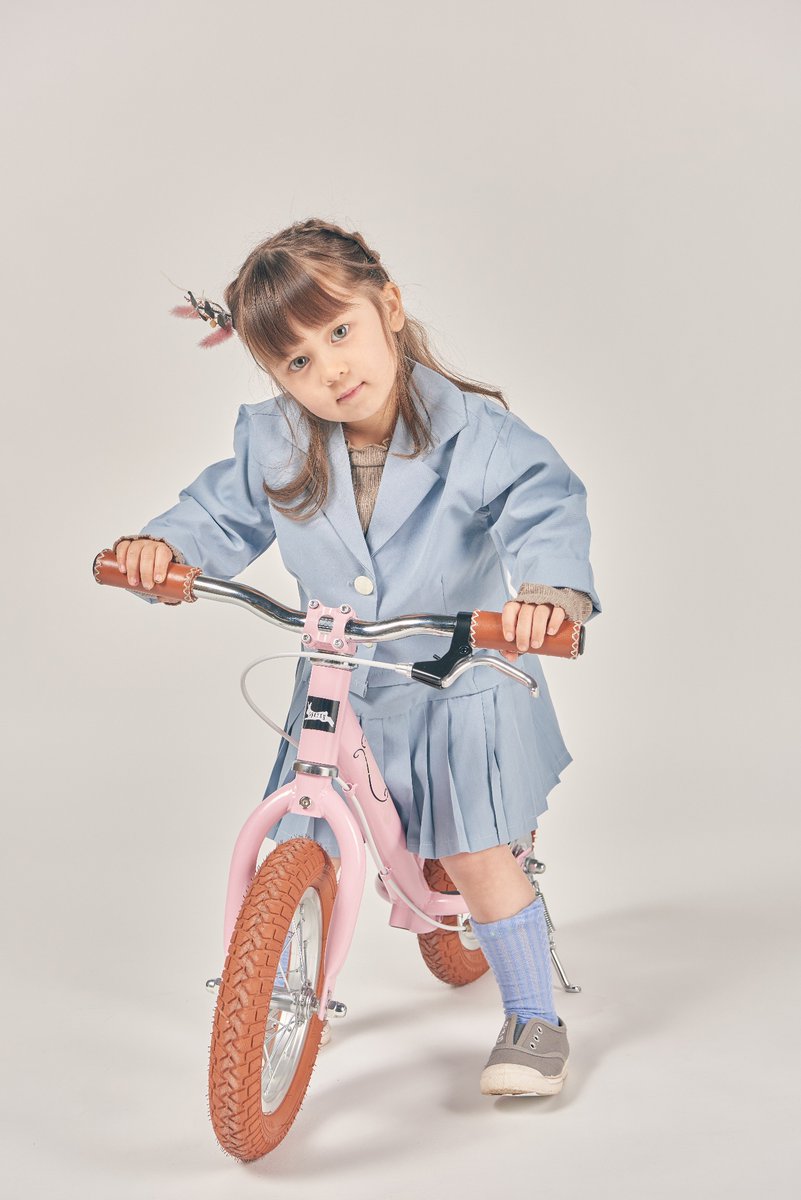 cycleolympic's tweet image. 本日より一部店舗
順次取扱いスタート！

SPARKY / SPARKY ecru

お子様の自転車デビューにも
公園レジャーにもオススメな
キッズバイクです！

名入れサービスもできます✨
プレゼントにもオススメ🎁

【取扱店舗】
・川崎鹿島田・港北ニュータウン
・綱島樽町・下丸子・武蔵浦和
#searchlight