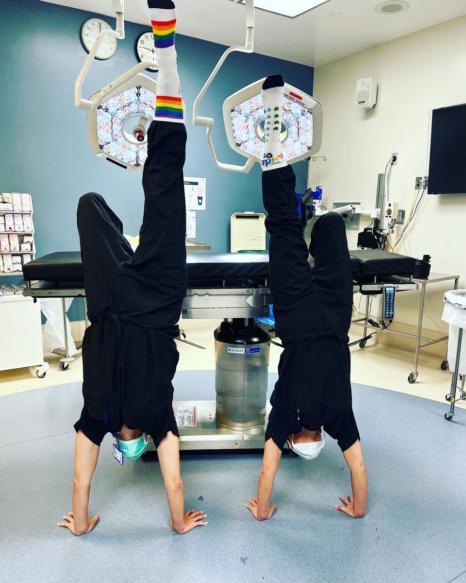chibaAkiko's tweet photo. Celebrating diversity &amp; supporting inclusiveness with our best foot forward! 🏳️‍🌈💙❤️💜💛💚 ⁦⁦(I could work on my handstand form 😂 ⁦@RosenbergerMd⁩  has an impressive form!) #AWSAOSAPride ⁦@WomenSurgeons⁩ ⁦@OutSurgeons⁩ ⁦ https://t.co/yI3tIPDSTG